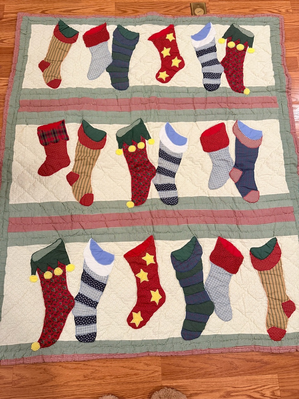 Vintage handmade Christmas Quilts With stockings Colorful size 56X47